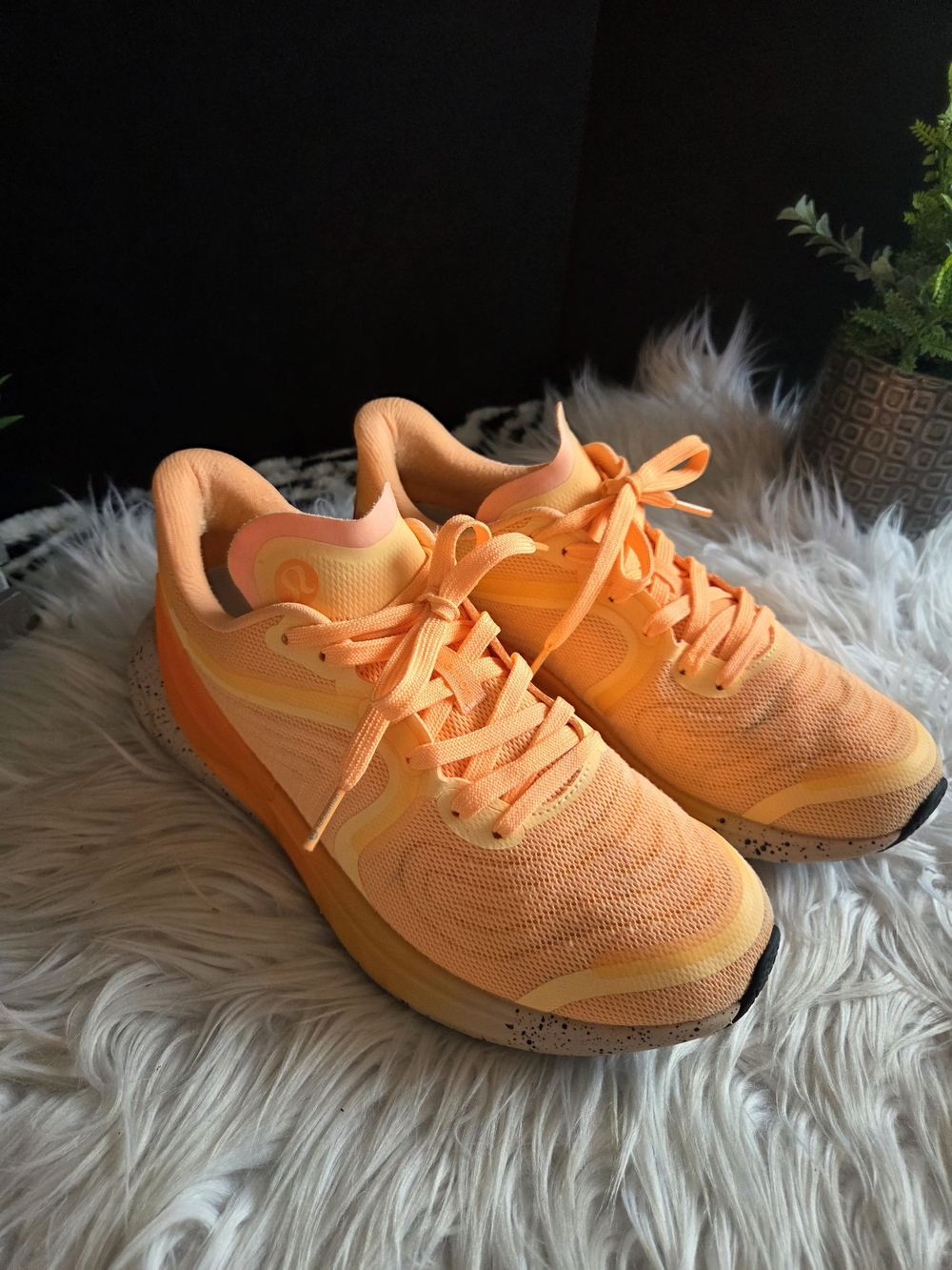lululemon Blissfeel 2 Women's Vibrant Orange Running Shoes. Size 9